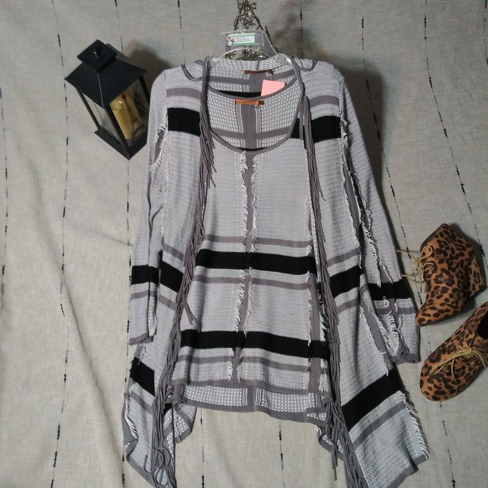 1520 Size Large Belldini Shell And Matching Cardi… - image 1